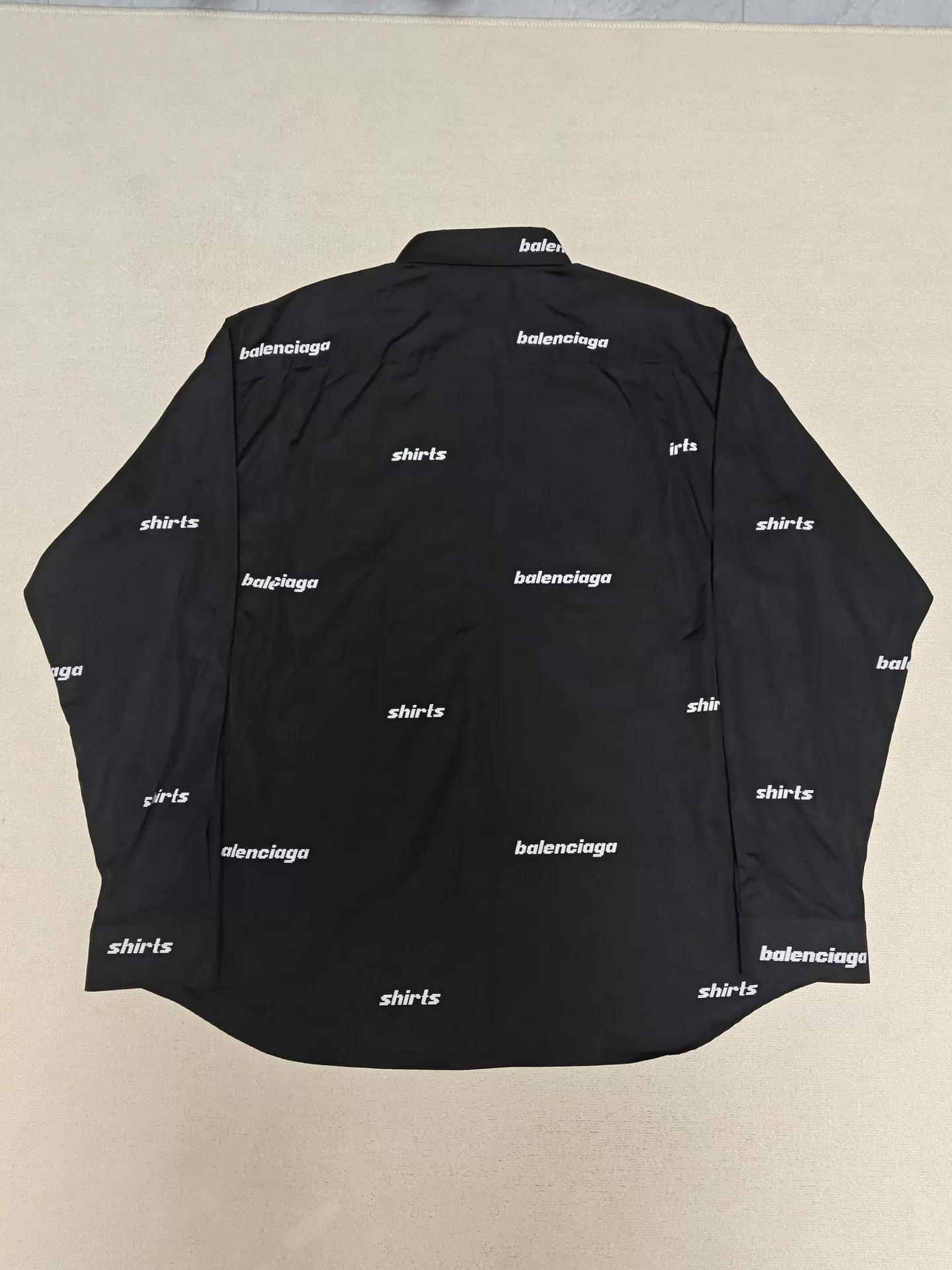 Balenciaga 23SS Slogan Logo Long-Sleeve Shirt — detail