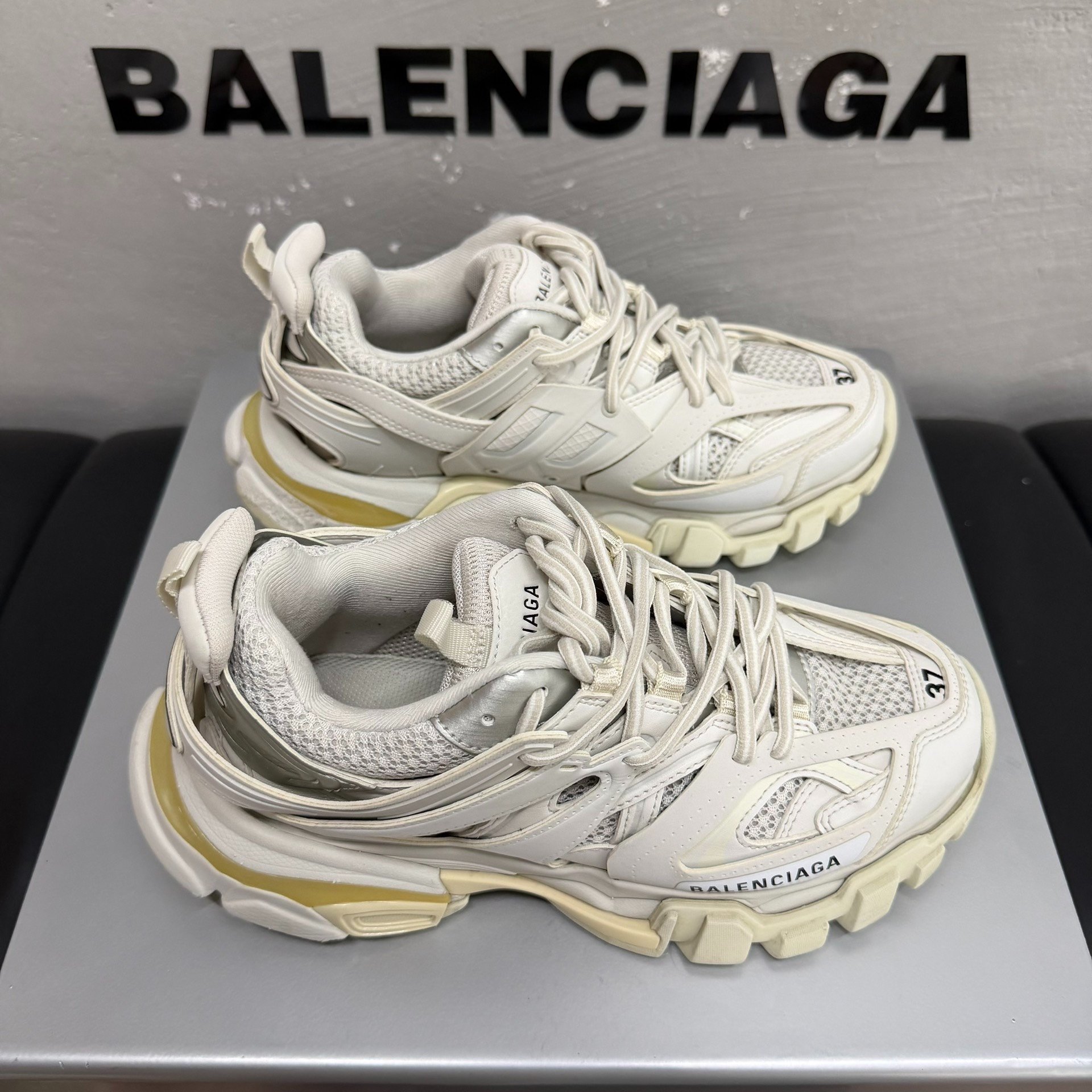 Balenciaga Track White Dad Shoes 37 — detail