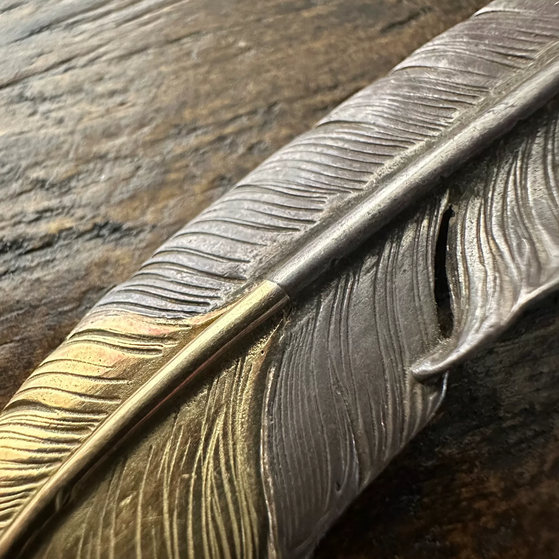 Goros Feather Set Gold Silver — detail