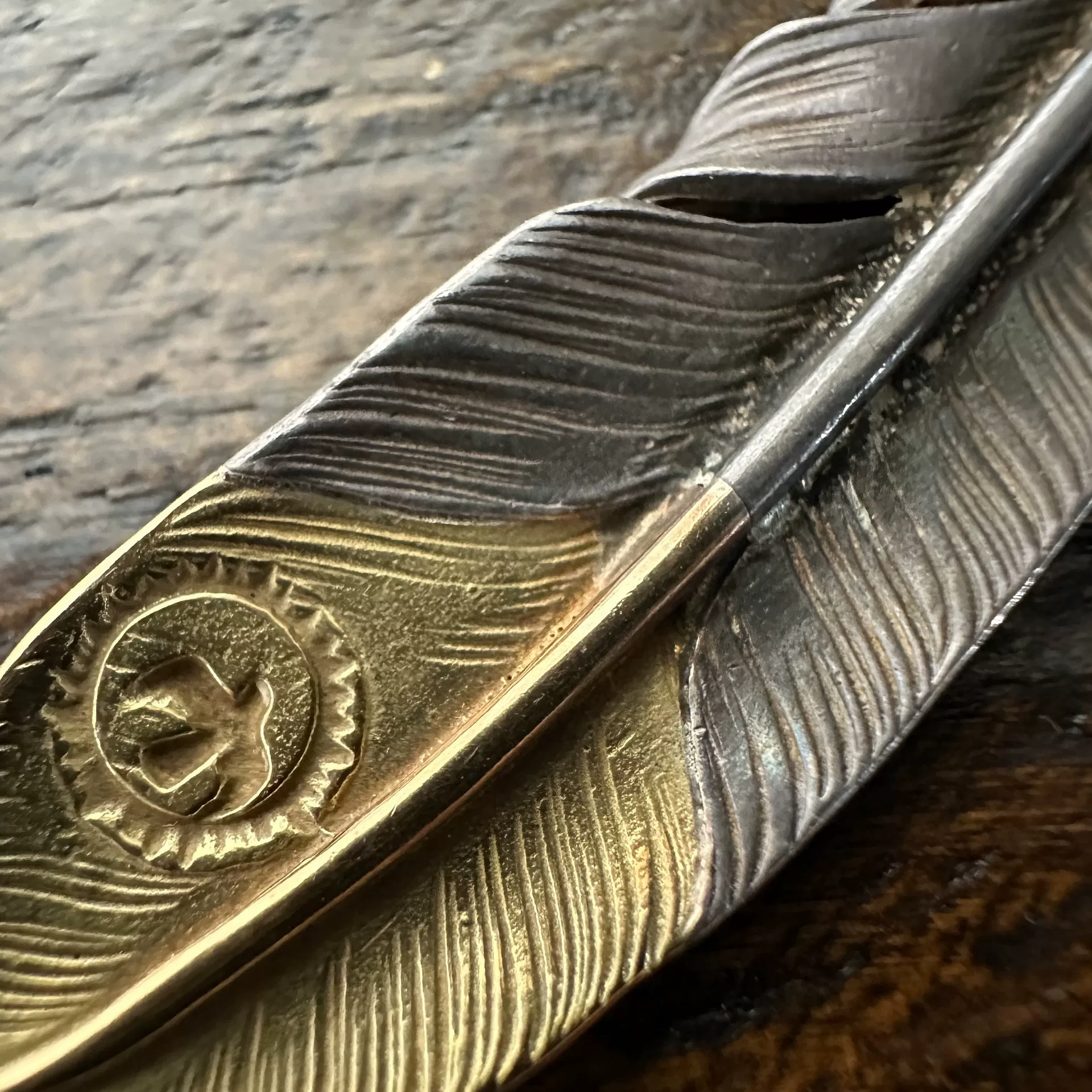 Goros Feather Set Gold Silver — back