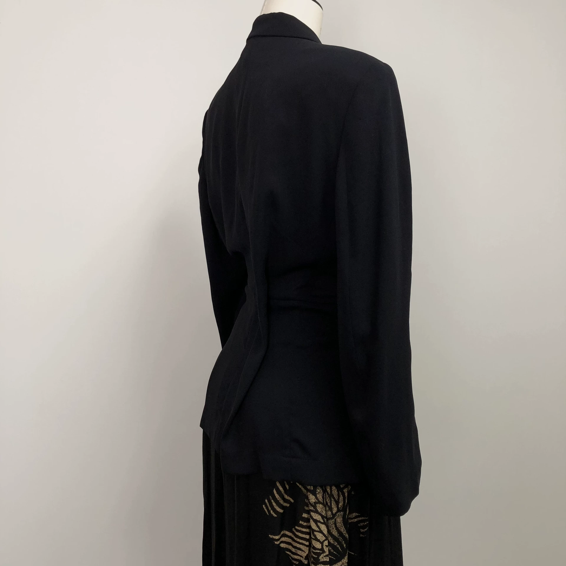 Comme des Garçons 92SS Deformed Silk Coat — detail
