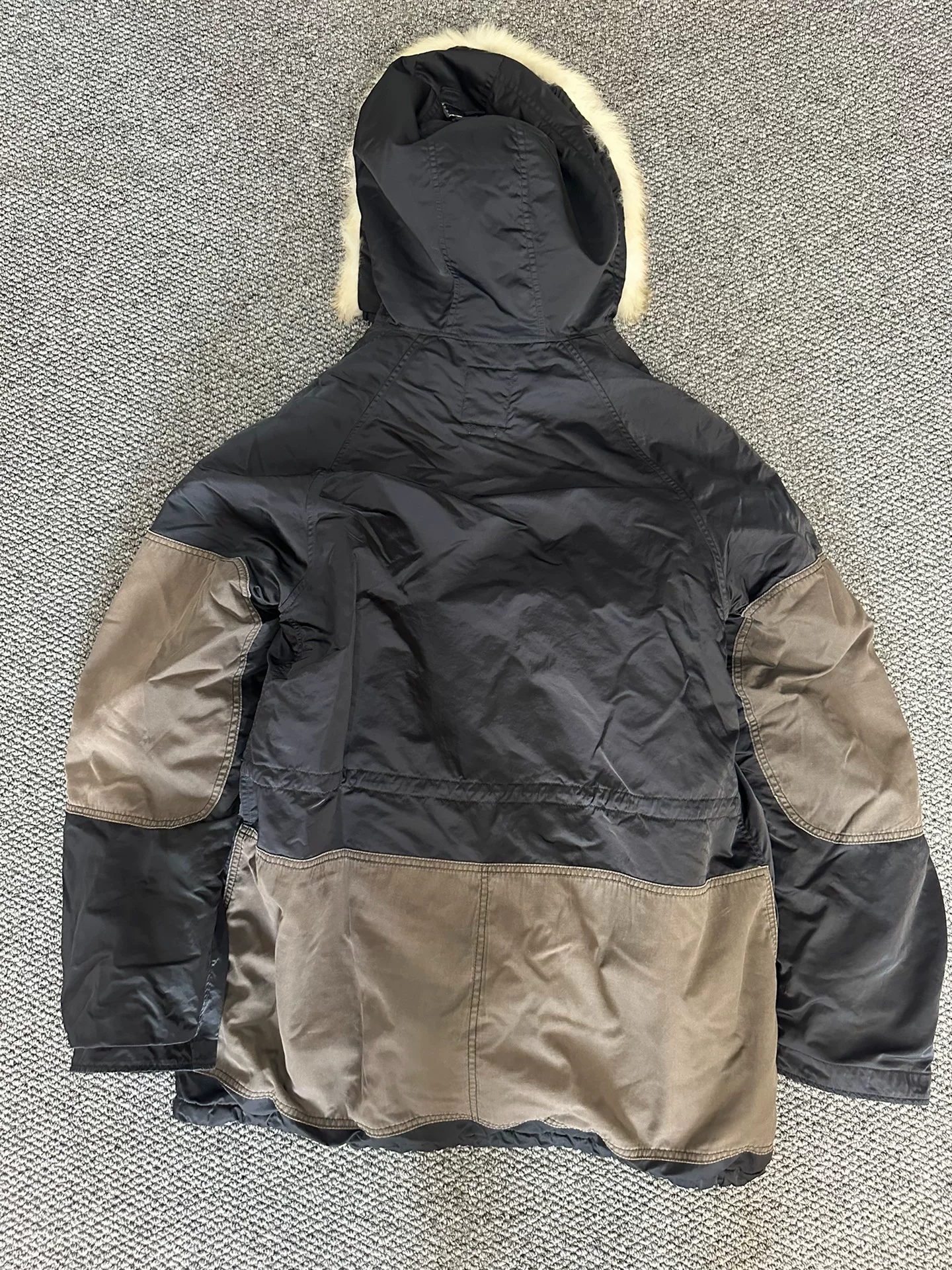 visvim 17AW First Gen Wolf Fur Coat — label