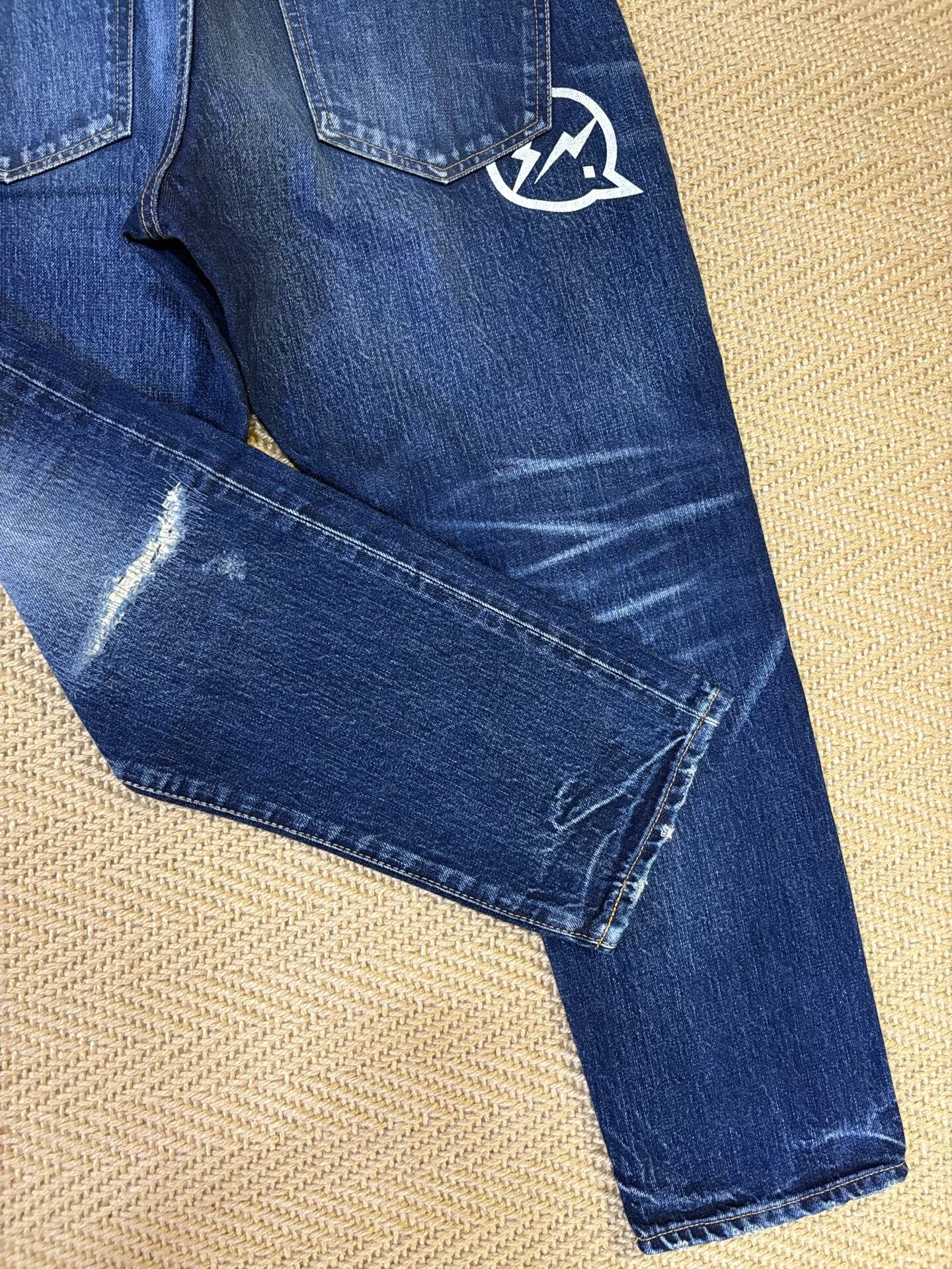 Vanquish & Fragment Washed Cropped Jeans — detail