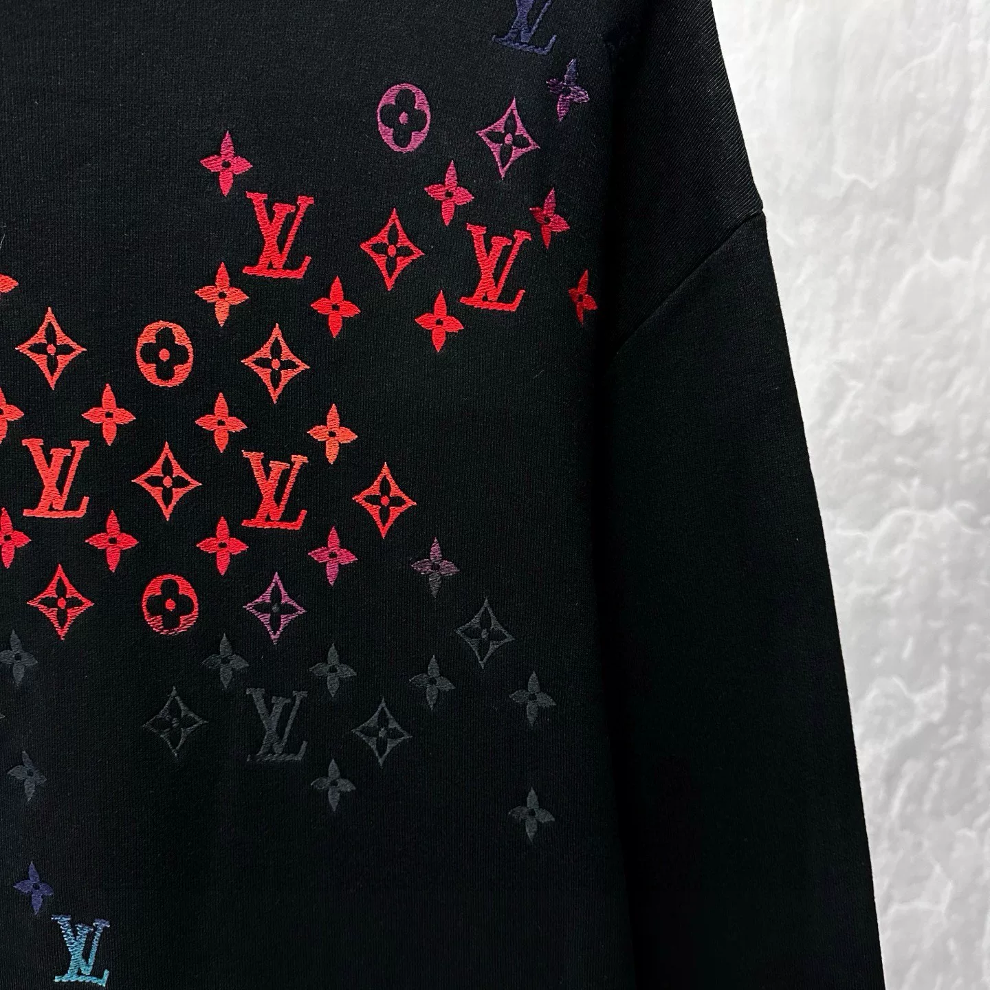 Louis Vuitton SS24 Gradient Logo Crewneck Sweatshirt — detail