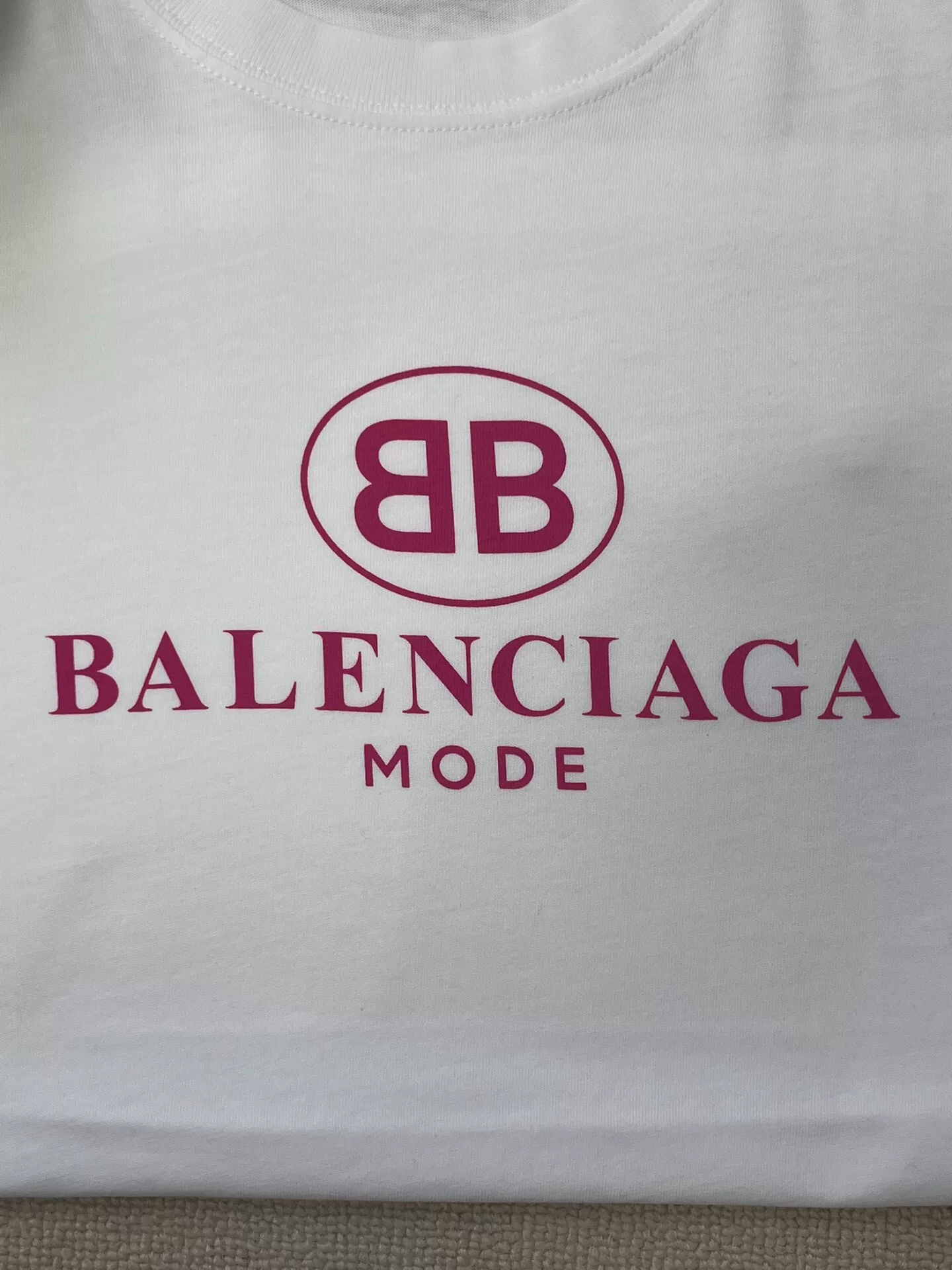 Balenciaga BB Logo White T-Shirt — detail