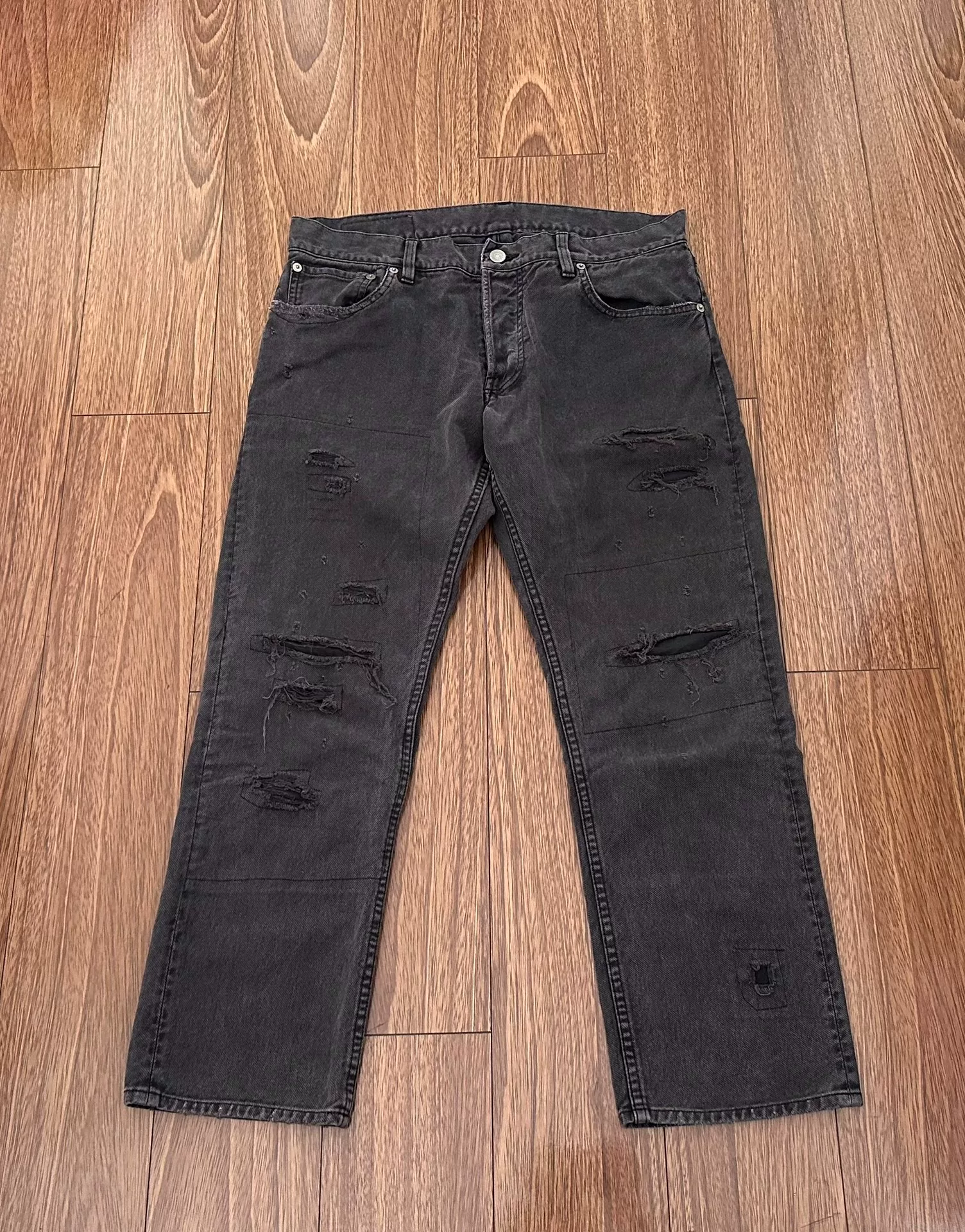 VISVIM FLUXUS 10 SERGE CRASH Distressed Jeans