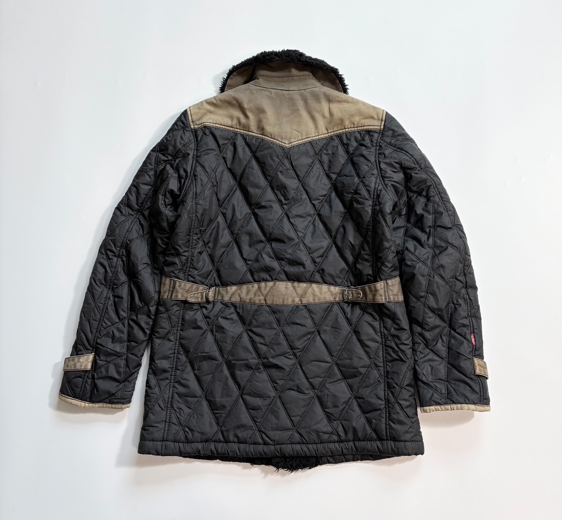 Levi's Black Quilted Jacket — label
