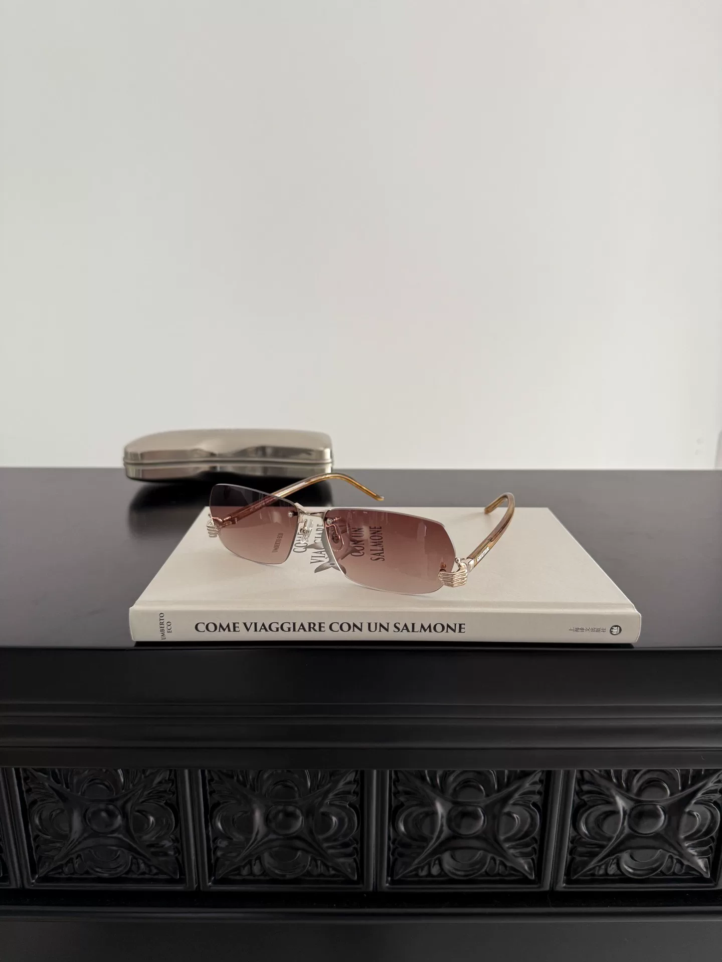 Jean Paul Gaultier Ghost Hand Sunglasses — detail