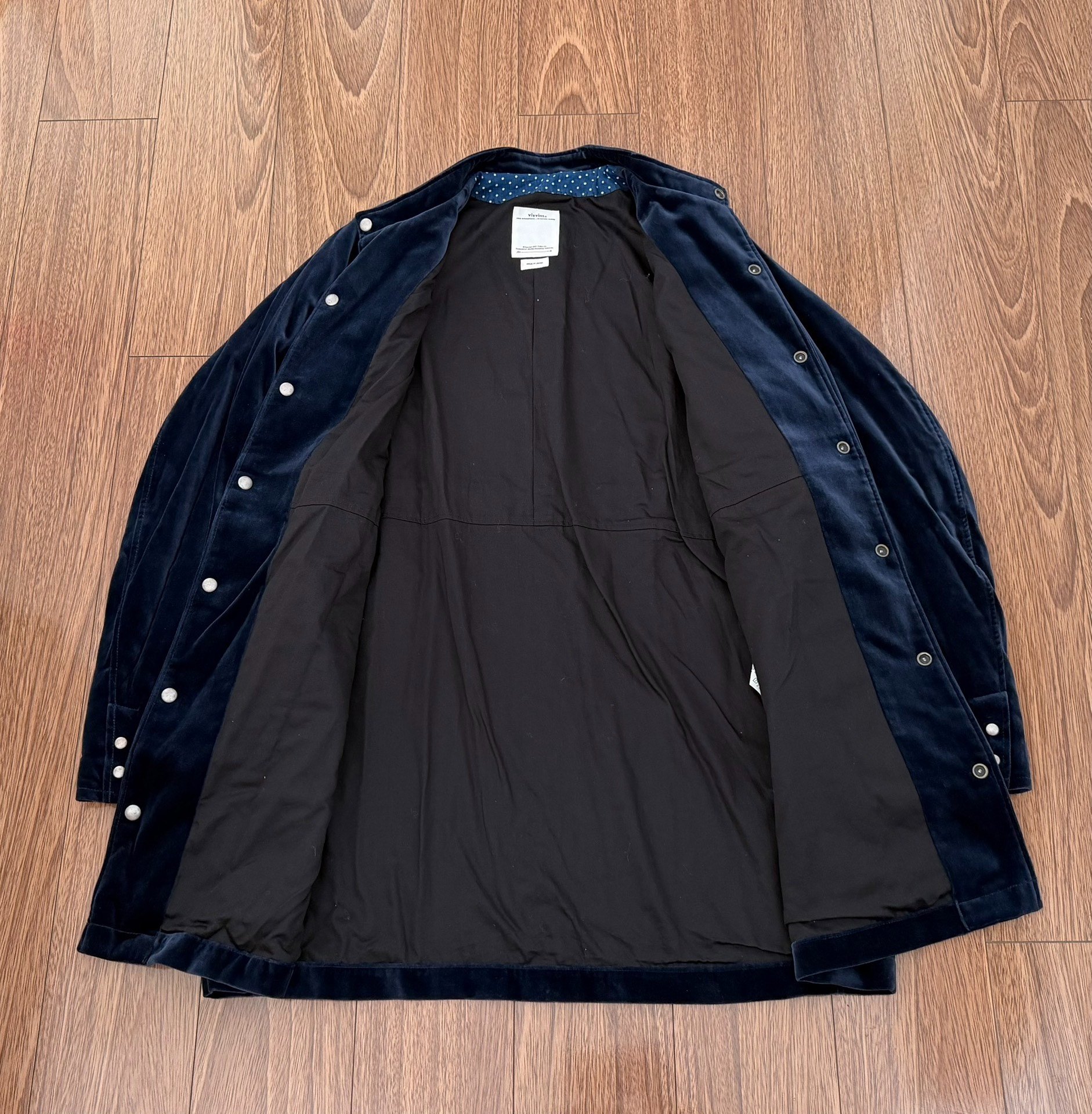 VISVIM 19SS Blackbird Velvet Coat — detail