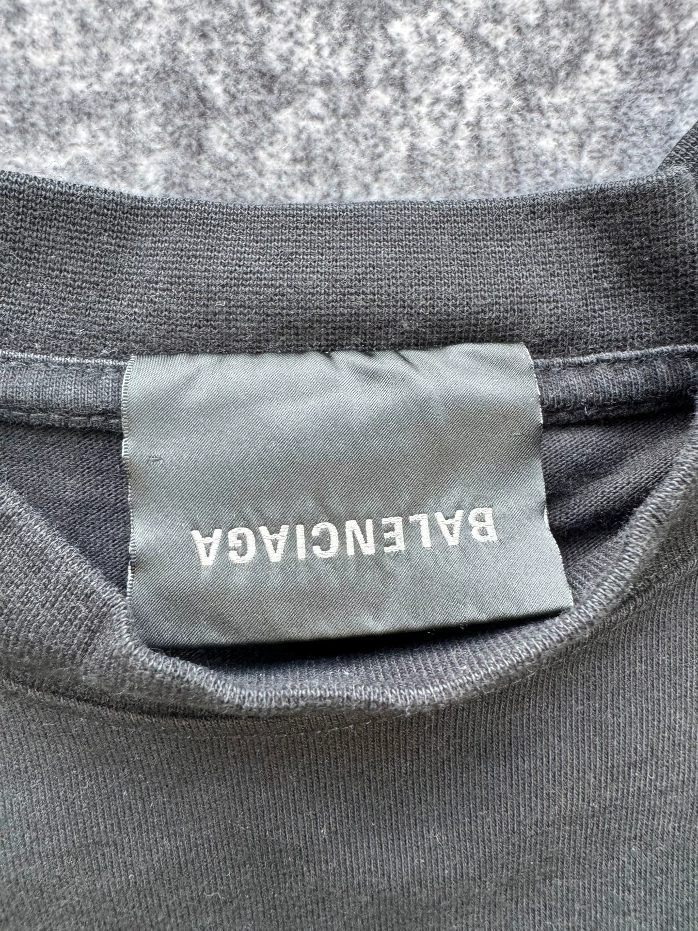 Balenciaga Eiffel Tower Polaroid Short-Sleeve T-Shirt — detail