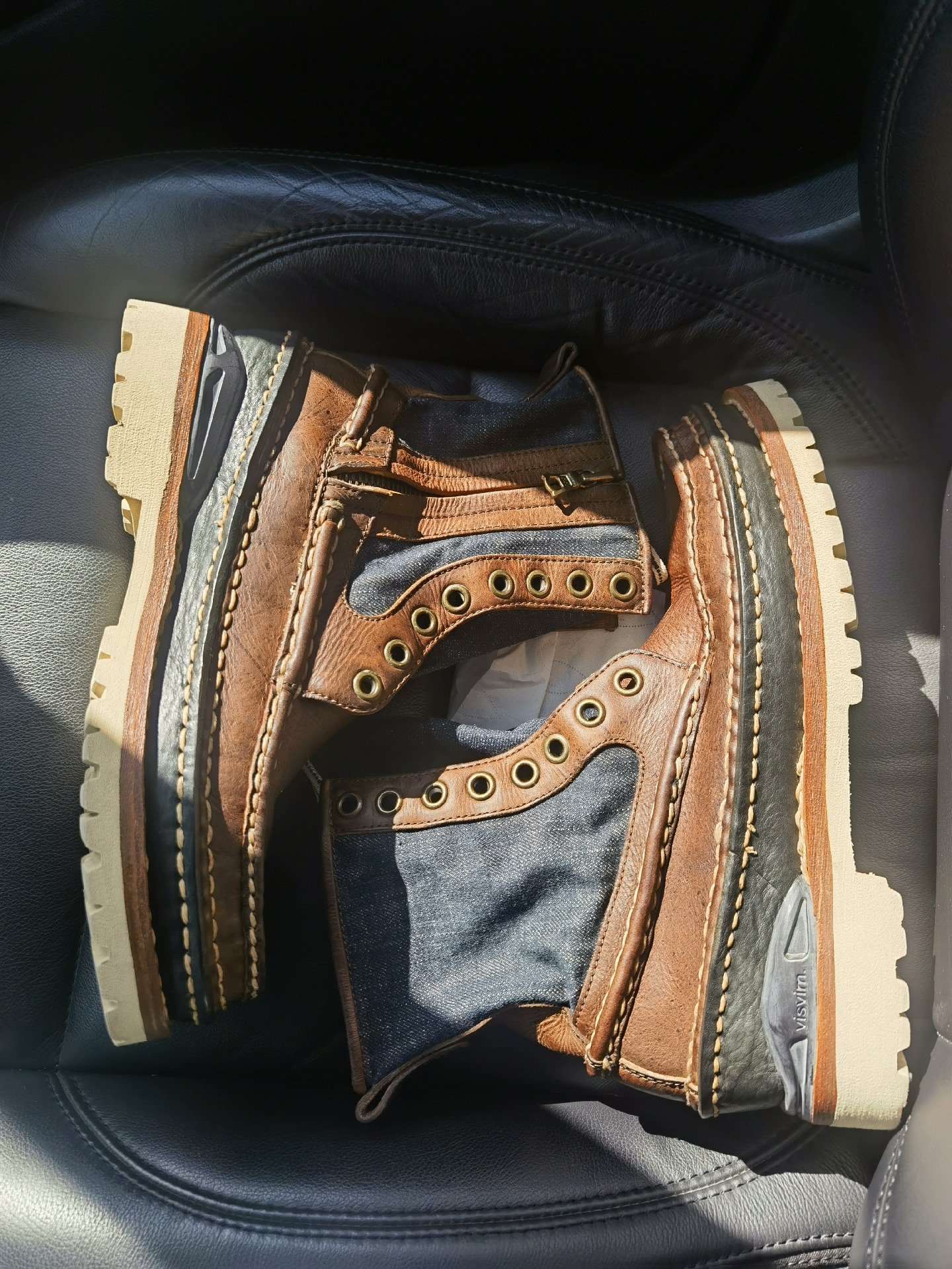 Visvim Grizzly Boots Isetan Limited — label