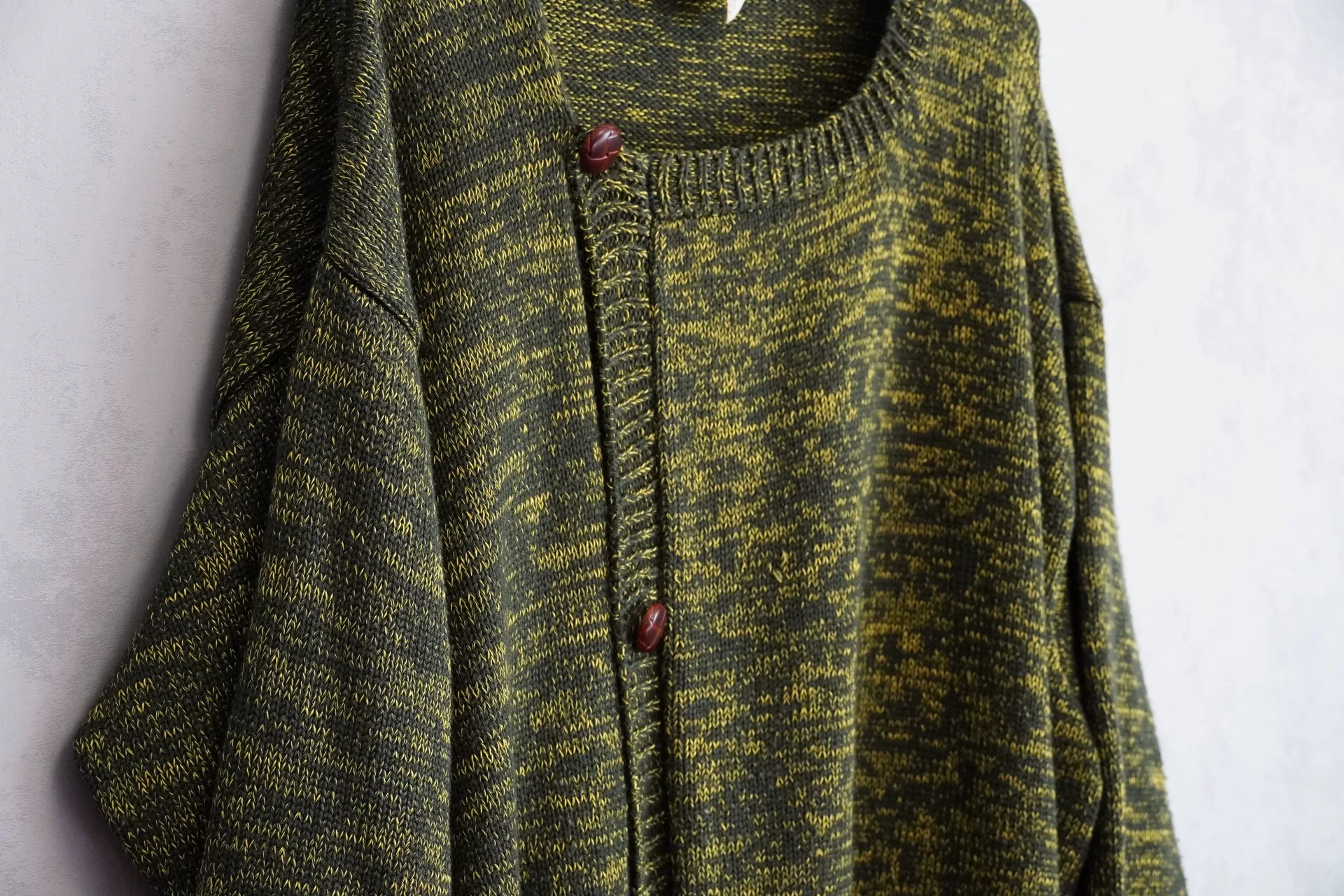 Yohji Yamamoto 80SS Oversized Wooden Button Cardigan — detail