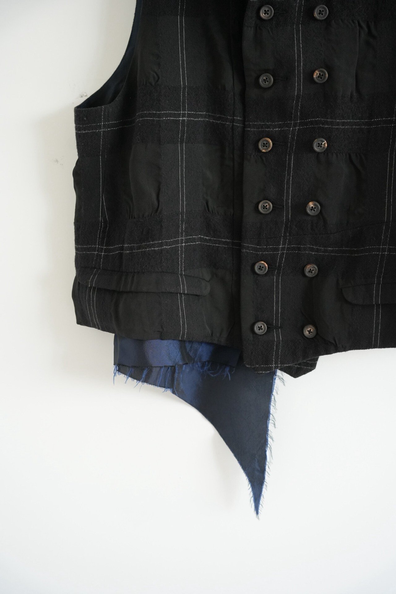 Ziggy Chen 20aw Asymmetric Plaid Vest — label
